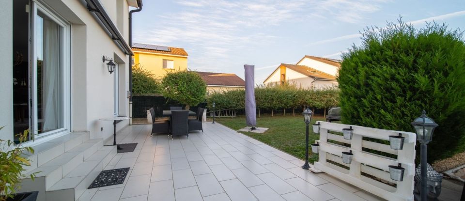 House 8 rooms of 284 m² in La Maxe (57140)