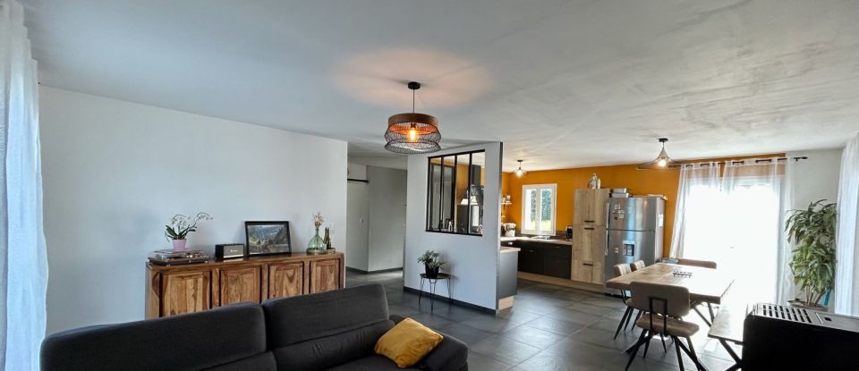 House 4 rooms of 106 m² in Allonnes (49650)