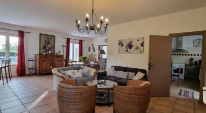 House 5 rooms of 154 m² in Saint-Astier (24110)