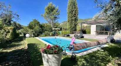 House 5 rooms of 155 m² in Saint-Zacharie (83640)