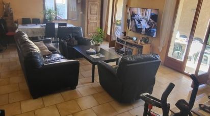 House 7 rooms of 136 m² in Pélissanne (13330)