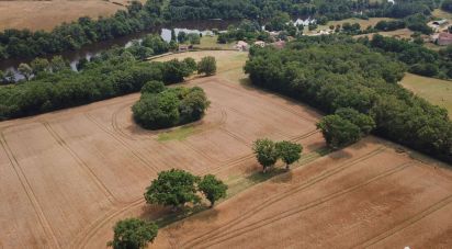 Land of 150,631 m² in Le Vigeant (86150)