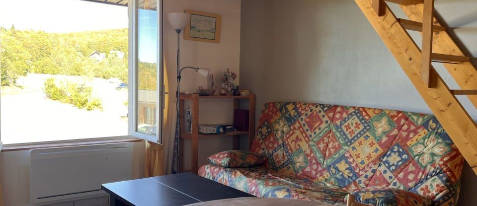 Appartement 4 pièces de 60 m² à Prades-d'Aubrac (12470)