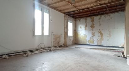 Building in Thouars (79100) of 320 m²