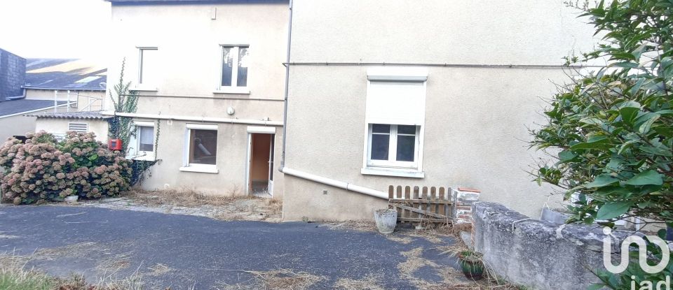 Block of flats in Thouars (79100) of 320 m²
