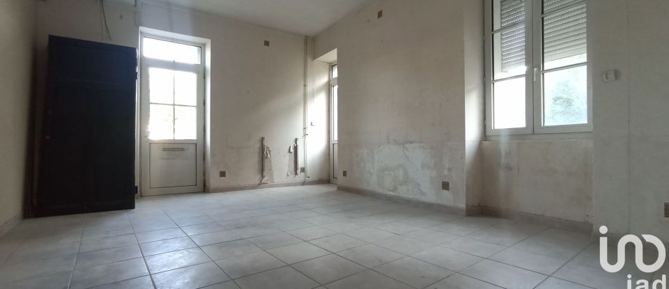 Block of flats in Thouars (79100) of 320 m²