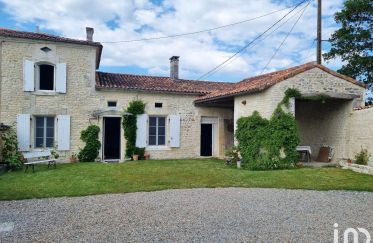 House 5 rooms of 110 m² in Auge-Saint-Médard (16170)