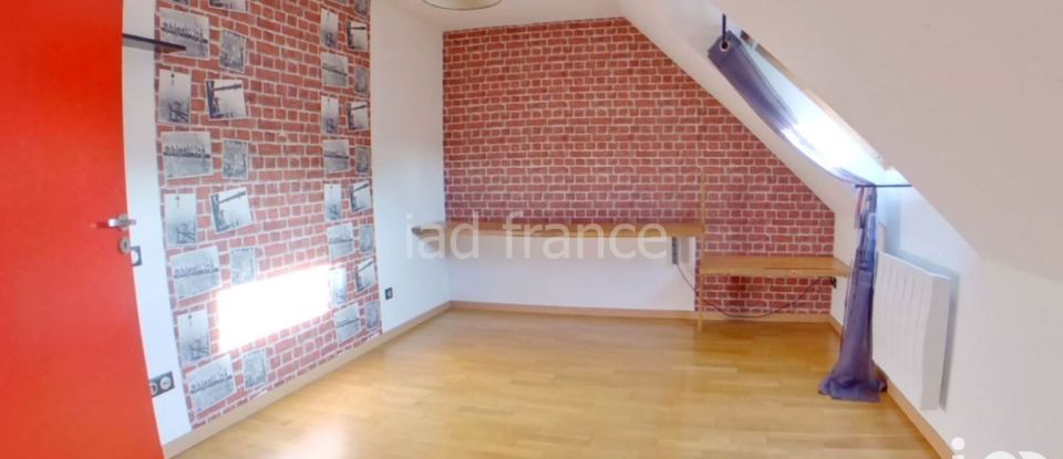 House 6 rooms of 126 m² in Louverné (53950)