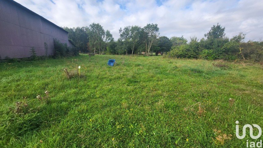 Land of 897 m² in Pannes (45700)