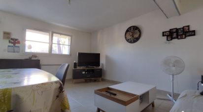 House 4 rooms of 82 m² in Tonnay-Charente (17430)