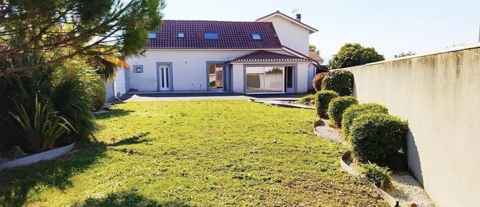 House 7 rooms of 160 m² in Aureilhan (65800)