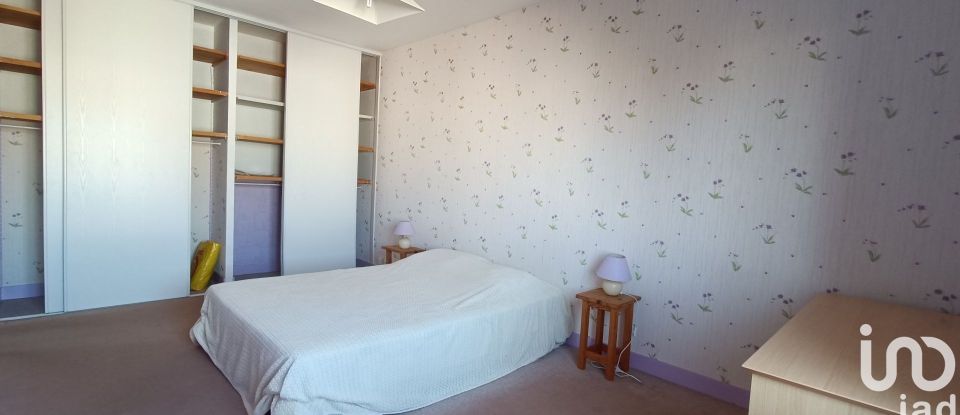 Apartment 5 rooms of 107 m² in Vannes (56000)