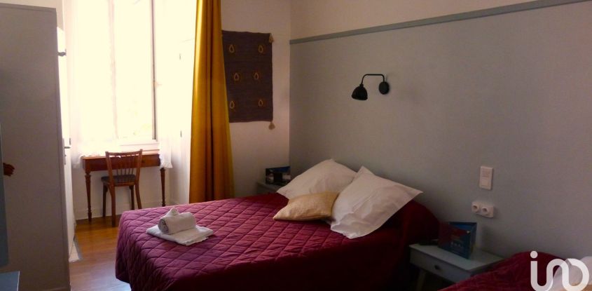 Hotel of 450 m² in Lourdes (65100)