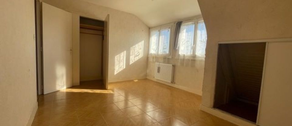 House 6 rooms of 116 m² in Saint-Avé (56890)
