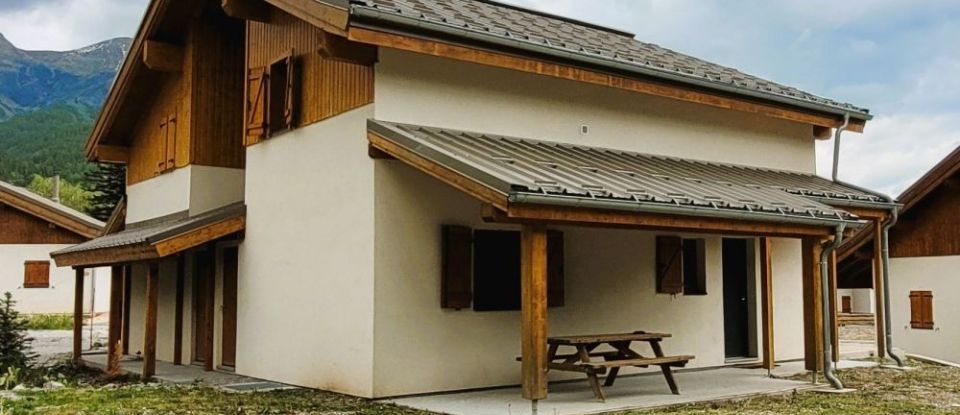 House 4 rooms of 94 m² in Allos (04260)