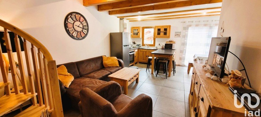 House 4 rooms of 94 m² in Allos (04260)