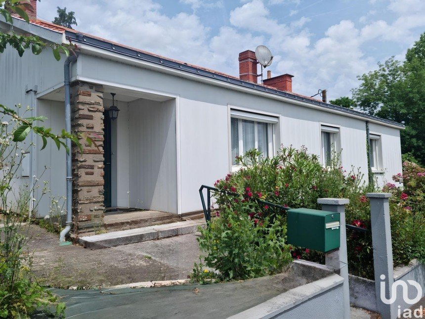 Maison 4 pièces de 102 m² à Chavagnes-en-Paillers (85250)