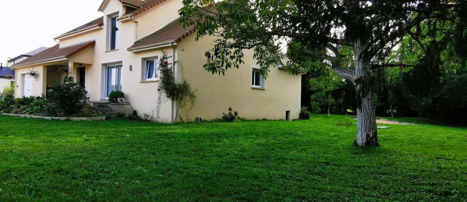 House 8 rooms of 181 m² in Anet (28260)