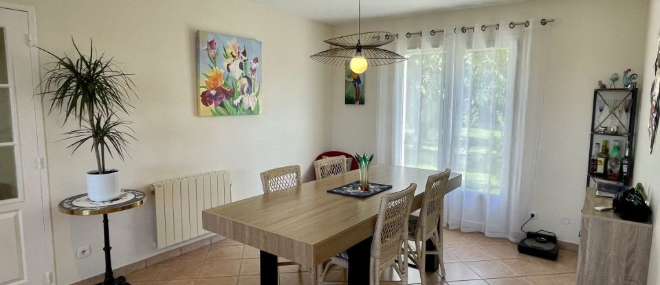 House 6 rooms of 118 m² in Saint-Cyr (86130)