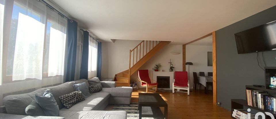 House 5 rooms of 125 m² in Trappes (78190)
