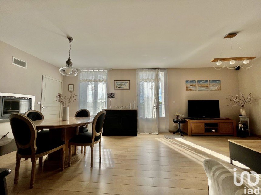 House 6 rooms of 150 m² in La Rochelle (17000)