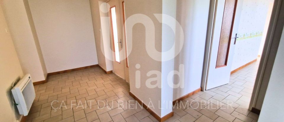 House 4 rooms of 118 m² in Lagord (17140)