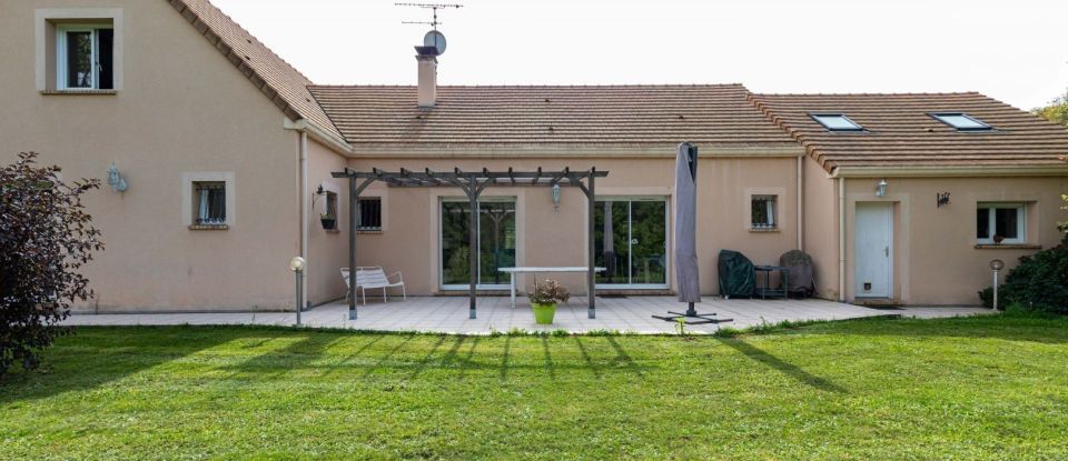 House 7 rooms of 225 m² in Sermaise (91530)