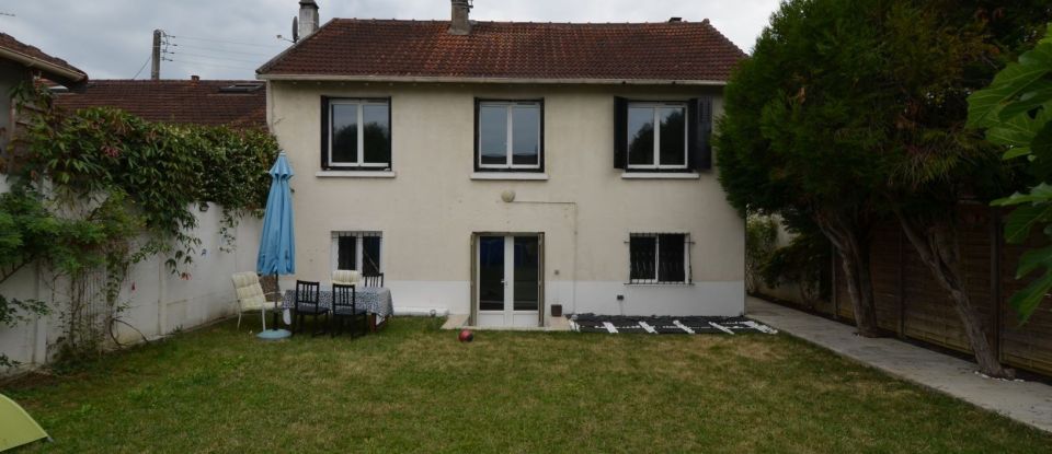 House 6 rooms of 105 m² in Yerres (91330)