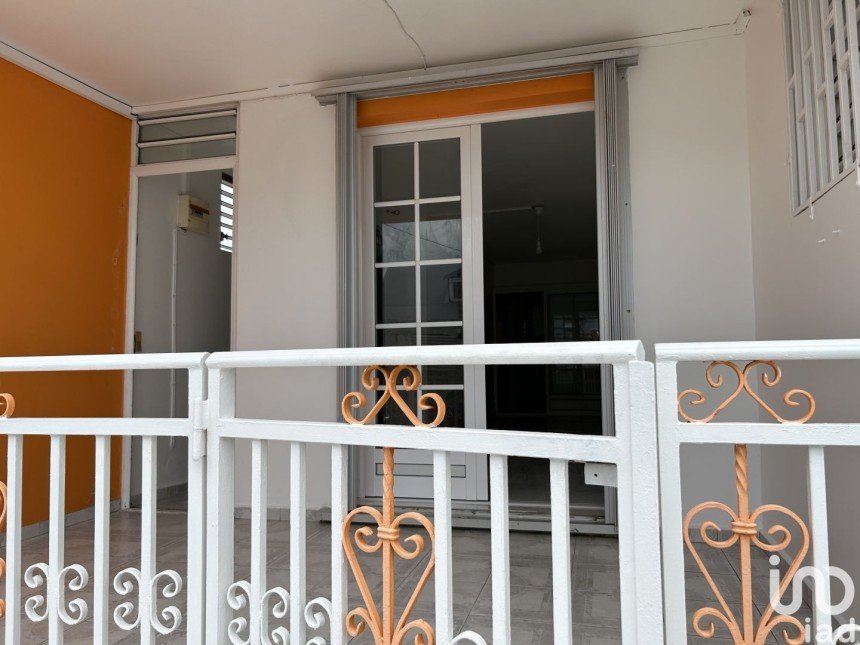 Apartment 3 rooms of 77 m² in Port-Louis (97117)
