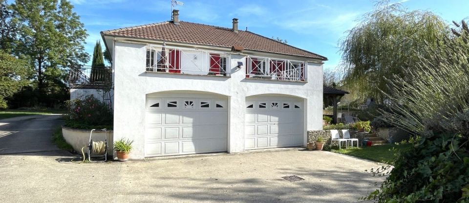 Maison traditionnelle 6 pièces de 157 m² à Saint-Martin-de-Bernegoue (79230)