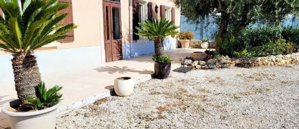 Country house 6 rooms of 130 m² in Bize-Minervois (11120)