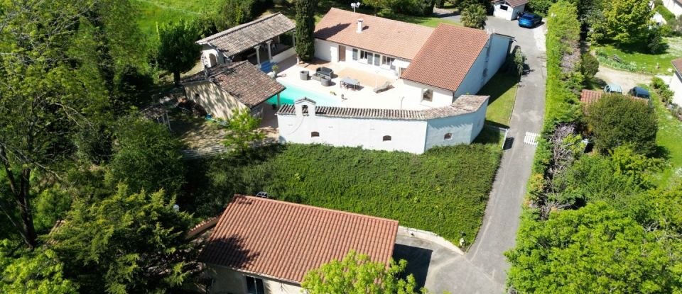 House 7 rooms of 220 m² in Vienne (38200)
