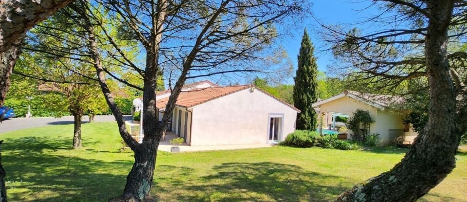 House 7 rooms of 220 m² in Vienne (38200)