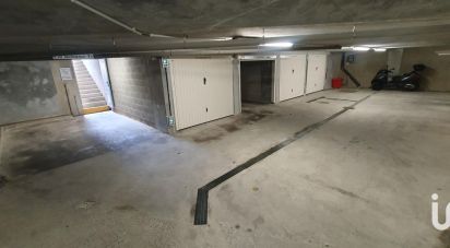 Parking of 13 m² in - (06220)