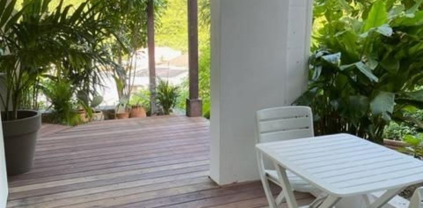 House 5 rooms of 250 m² in Saint-Martin (97150)