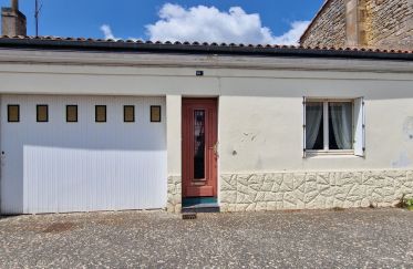 House 4 rooms of 102 m² in Rochefort (17300)
