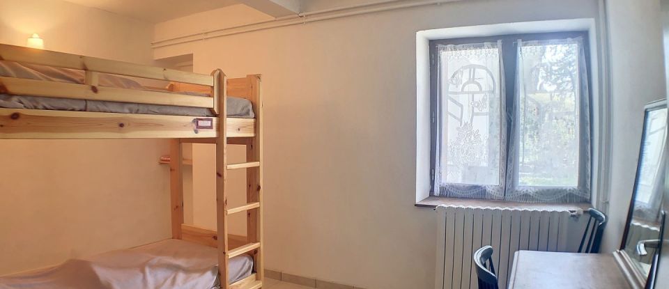 Apartment 2 rooms of 53 m² in Vars (05560)