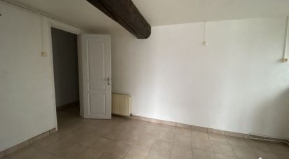 House 4 rooms of 75 m² in Désertines (03630)