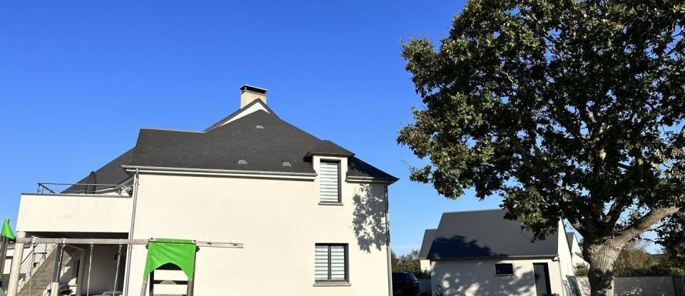 Maison 9 pièces de 317 m² à Montmartin-sur-Mer (50590)