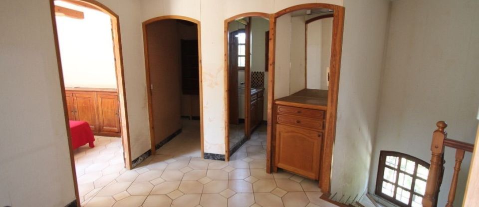 House 5 rooms of 204 m² in Auribeau-sur-Siagne (06810)