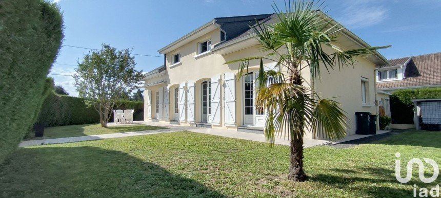 House 6 rooms of 158 m² in Lourdes (65100)
