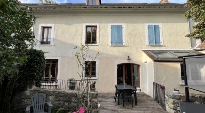 House 10 rooms of 250 m² in Esmans (77940)