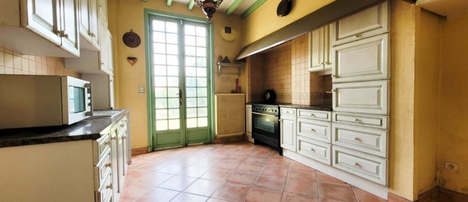 House 8 rooms of 180 m² in Bordeaux (33200)