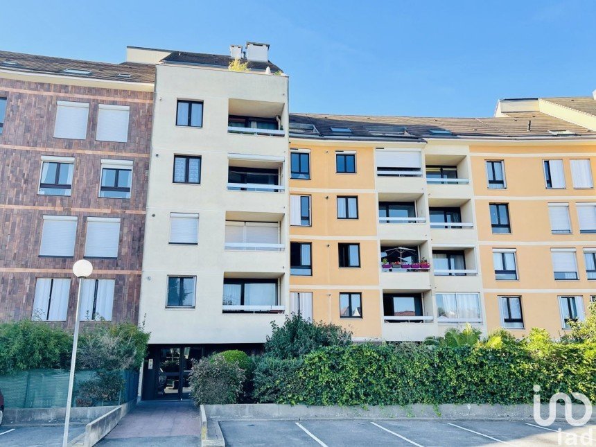 Apartment 3 rooms of 81 m² in Corbeil-Essonnes (91100)