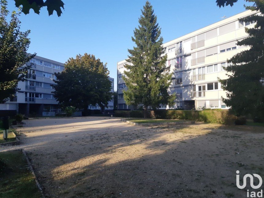 Apartment 4 rooms of 76 m² in Morsang-sur-Orge (91390)
