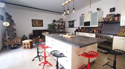 Appartement 3 pièces de 83 m² à Aigues-Vives (30670)