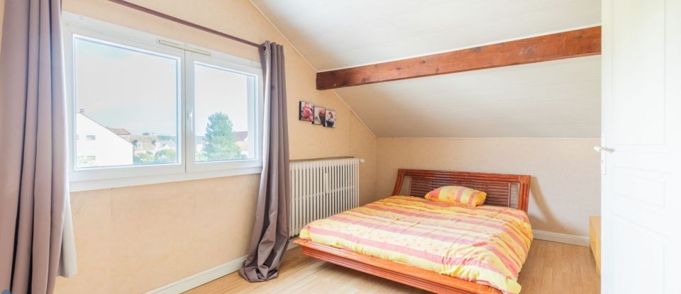 House 4 rooms of 72 m² in La Ville-du-Bois (91620)