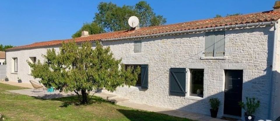 House 5 rooms of 177 m² in Nuaillé-d'Aunis (17540)