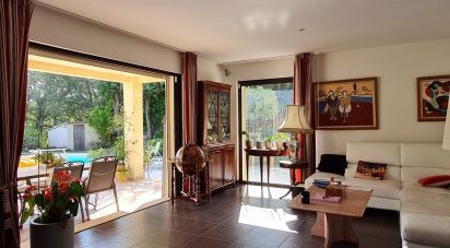 House 4 rooms of 140 m² in Mougins (06250)