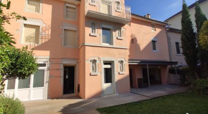 House 10 rooms of 267 m² in Bourg-en-Bresse (01000)